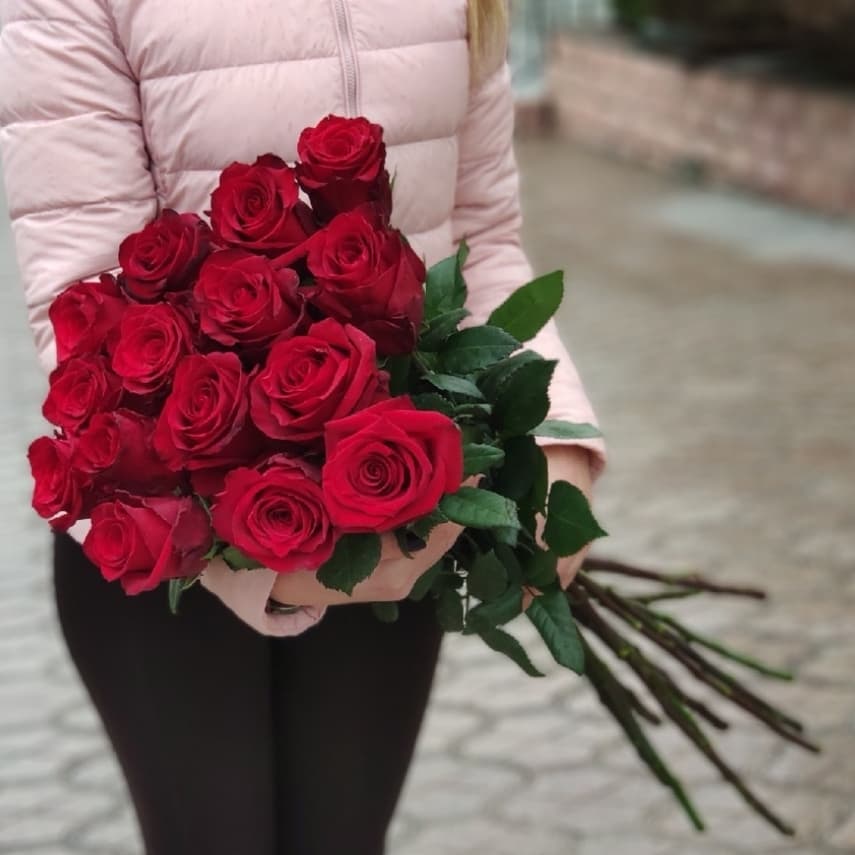 Букет из 15 метровых роз Эксплорер