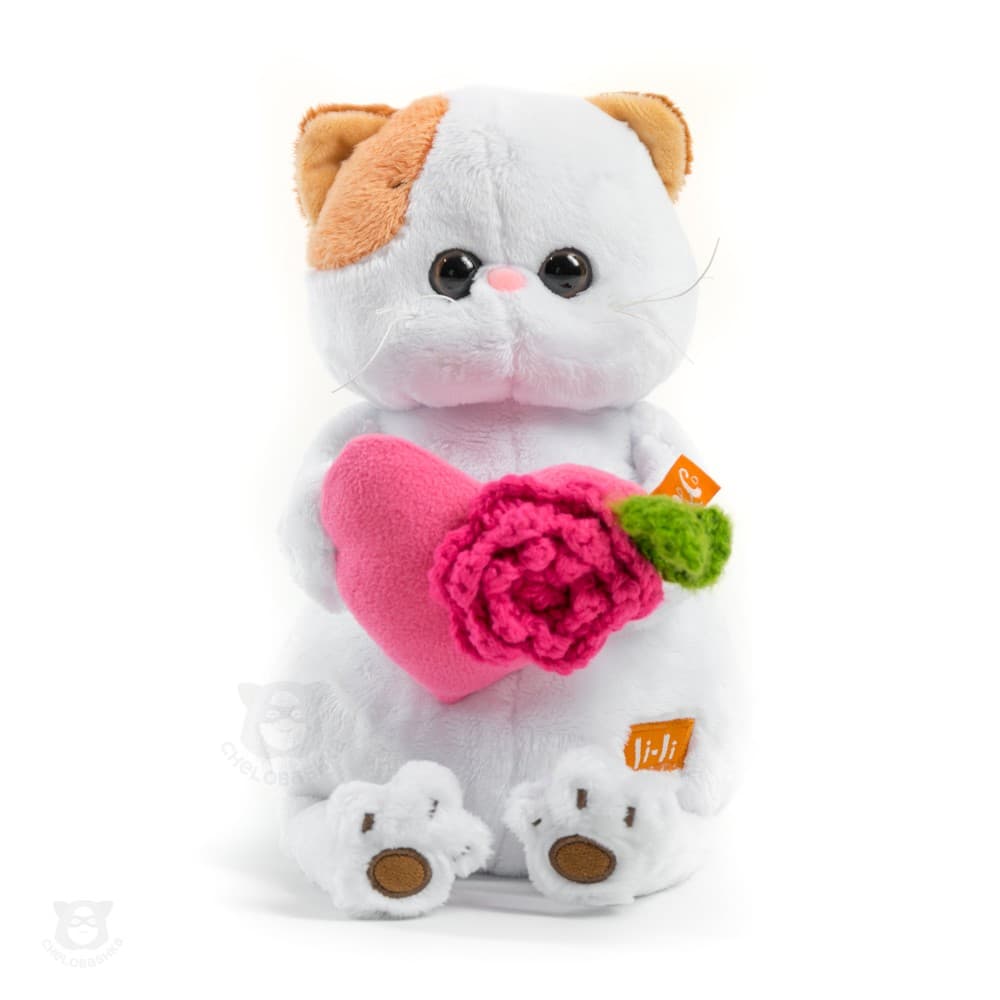 Кошечка Ли-Ли с розовым сердечком