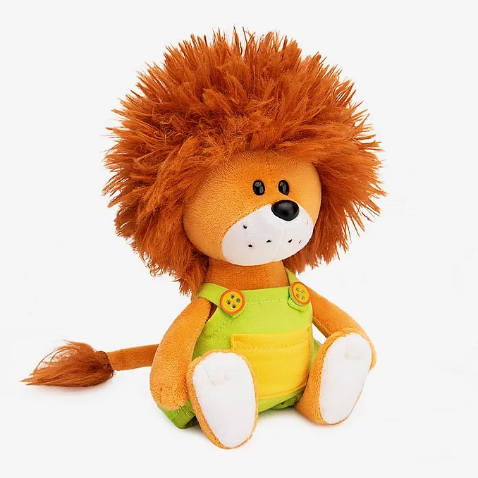 Львёнок Лью в комбинезоне с желтыми пуговицами